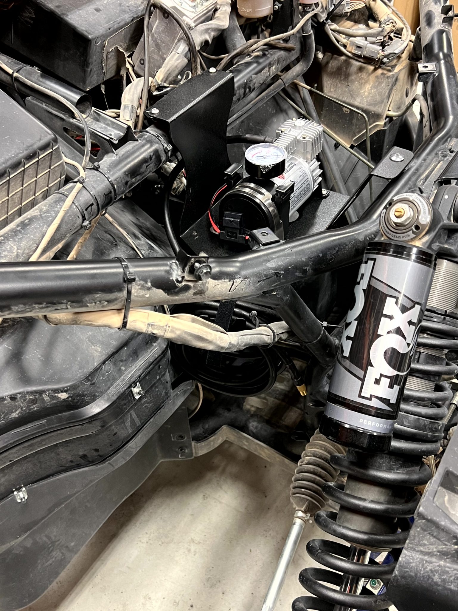 Adventure Air Compressor Kit for the Yamaha YXZ 2019+ with Rear Mounted ...